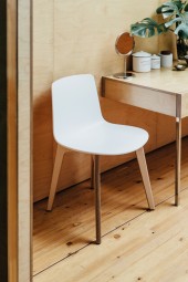 ENEA Lottus Wood Chair mit Sitz aus Polypropylen