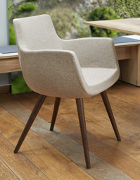SOUL Design Stuhl mit Holz-Gestell – Bezug einfarbig / Moderner Loungestuhl für Meeting und Büro
